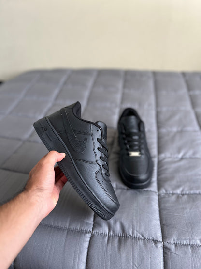 Air Force 1 Black Classic (3AA)