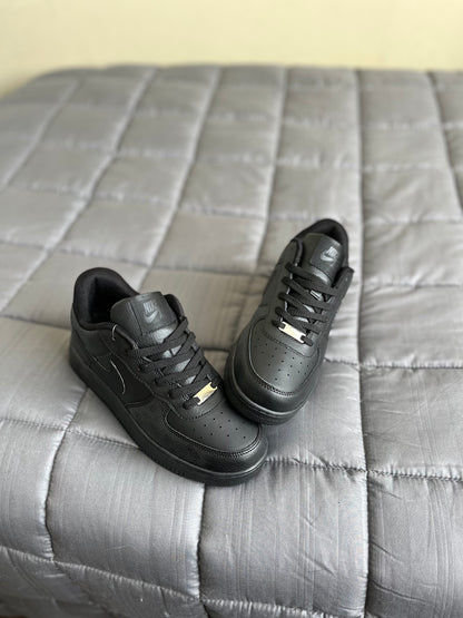 Air Force 1 Black Classic (3AA)