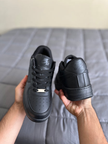 Air Force 1 Black Classic (3AA)